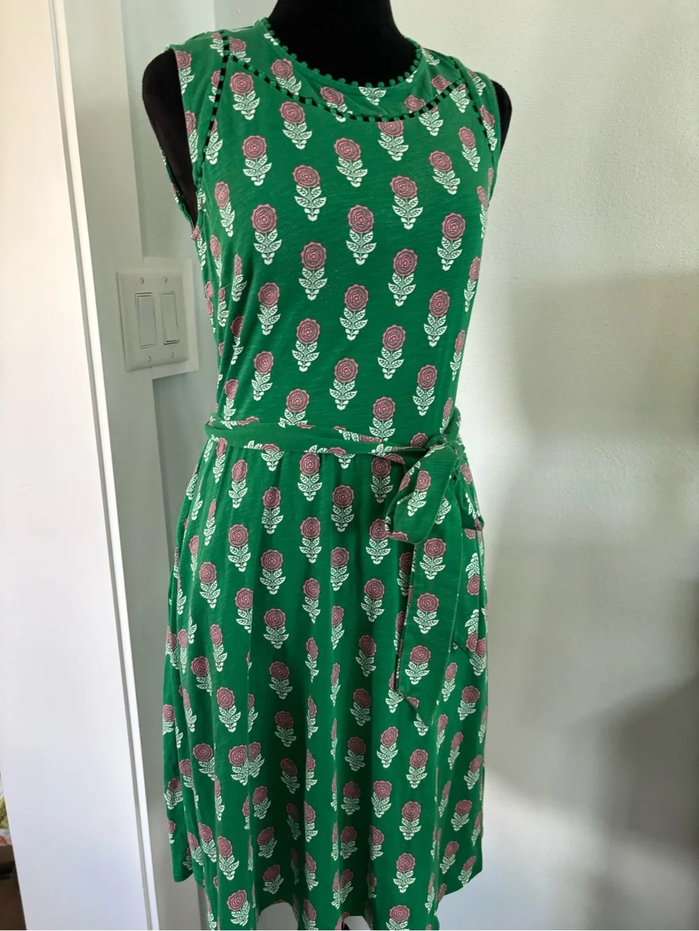 Boden Green Floral Tie-Waist Sleeveless Dress - Picture 6 of 9